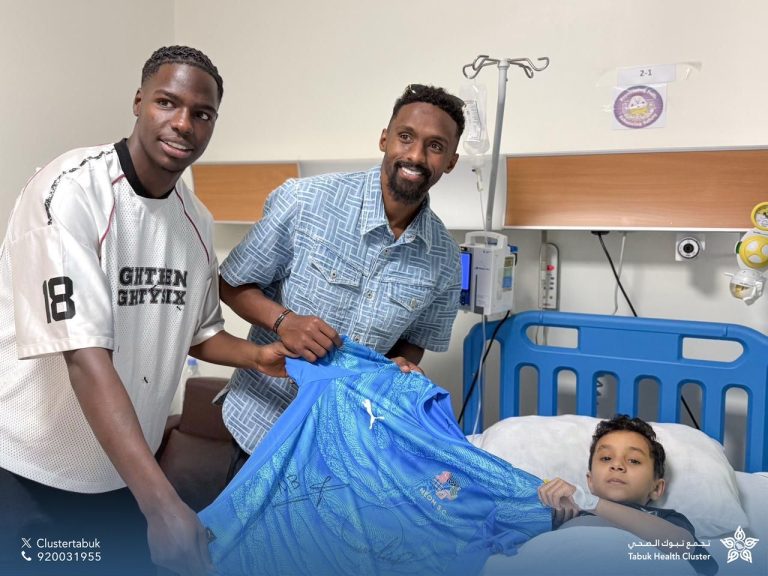 نادي نيوم الرياضي يزور الأطفال المنومين في مستشفى الولادة والأطفال